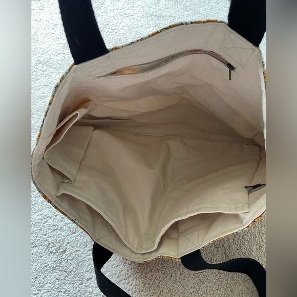 Better way designs sari tote with laptop pocket like new condition - Picture 3 of 4